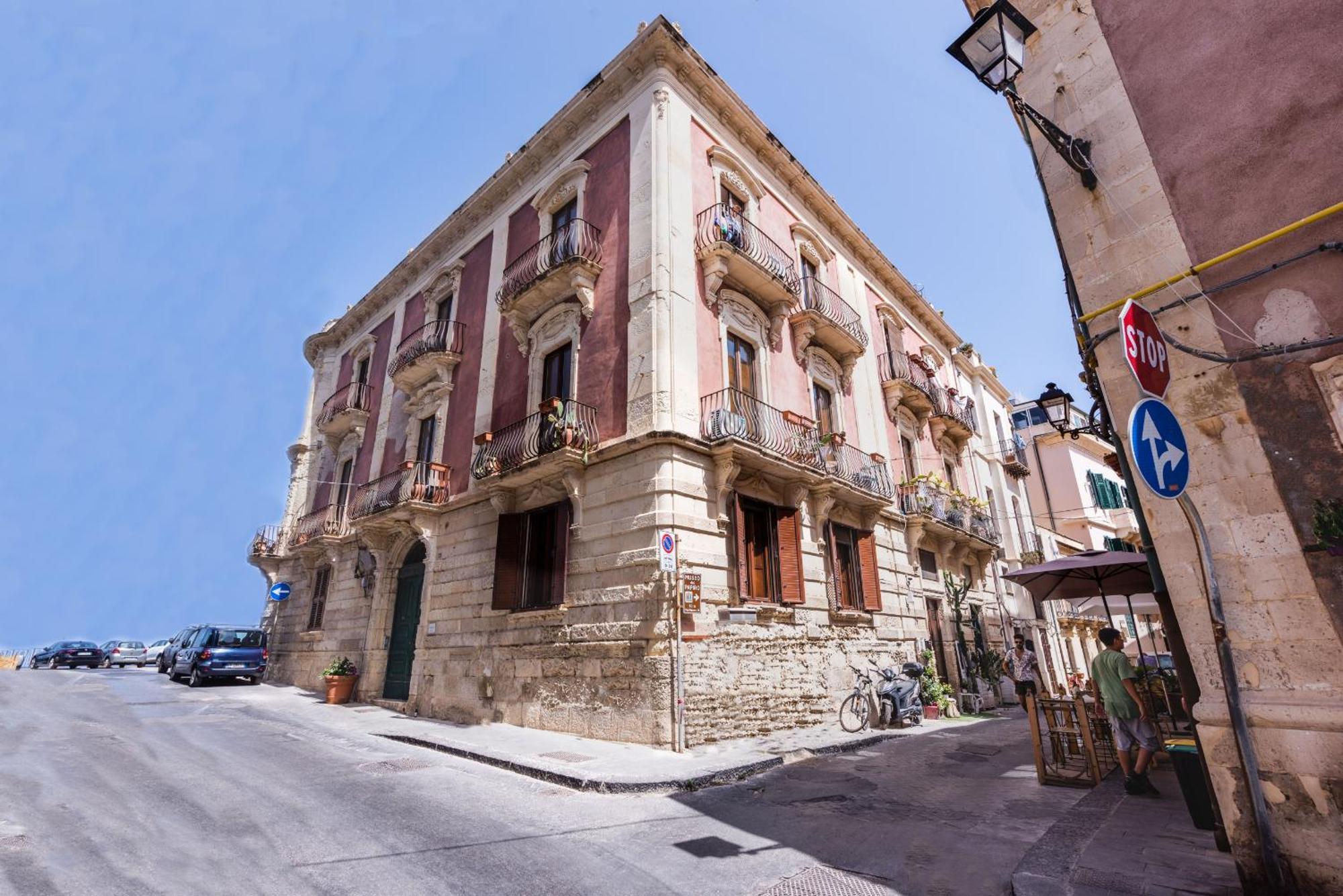 Palazzo Bozzanca Apartments By Wonderful Italy Syracuse Exterior foto